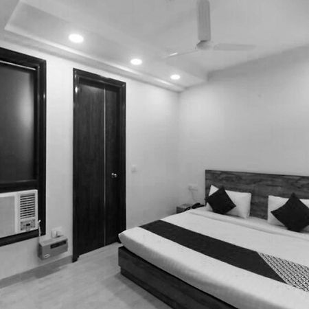 Super Hotel O Comfort Residency Near Artemis Hospital Gurgaon Bagian luar foto