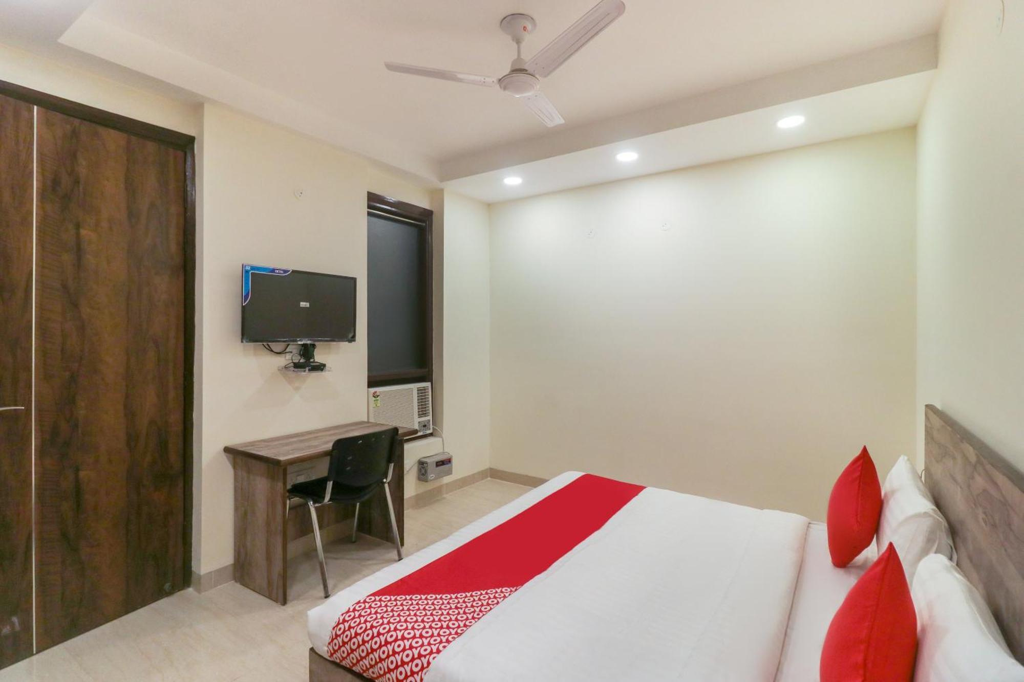 Super Hotel O Comfort Residency Near Artemis Hospital Gurgaon Bagian luar foto