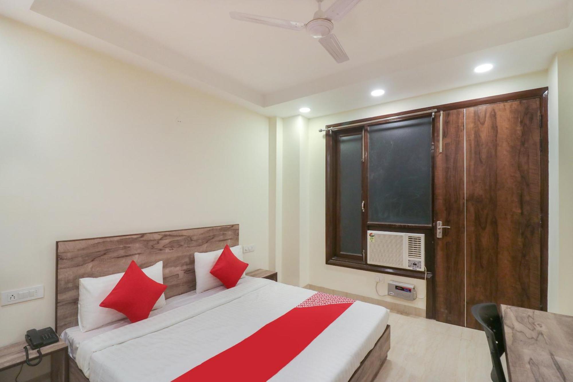 Super Hotel O Comfort Residency Near Artemis Hospital Gurgaon Bagian luar foto