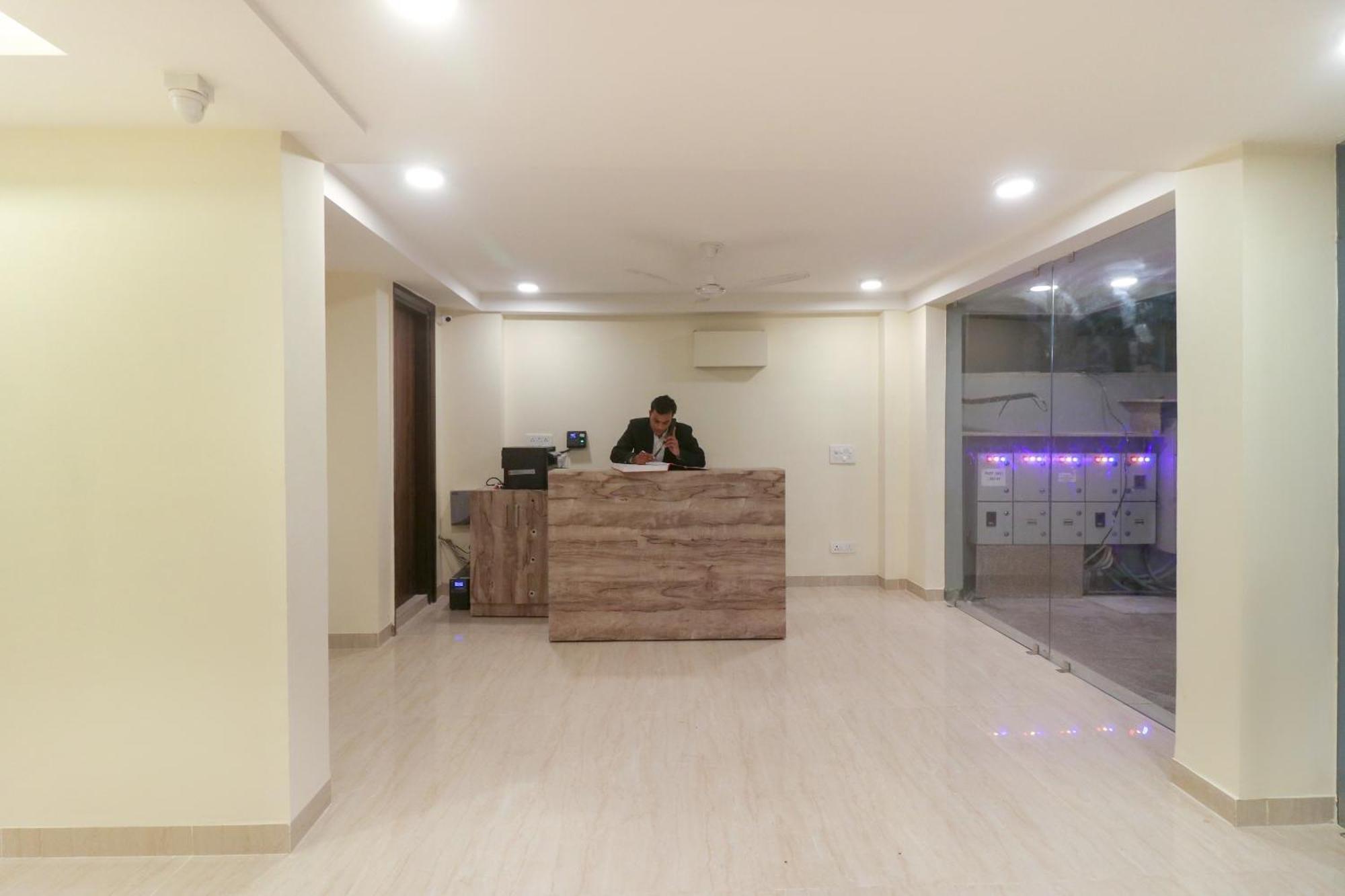 Super Hotel O Comfort Residency Near Artemis Hospital Gurgaon Bagian luar foto