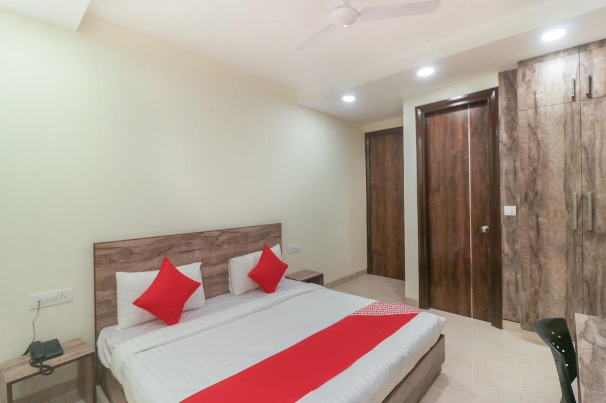 Super Hotel O Comfort Residency Near Artemis Hospital Gurgaon Bagian luar foto